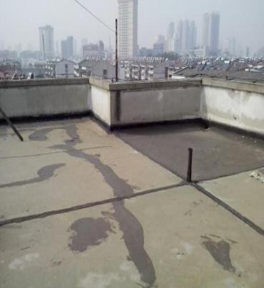 泰州市漏水维修 楼顶漏水是什么原因，楼顶漏水维修方法是什么?